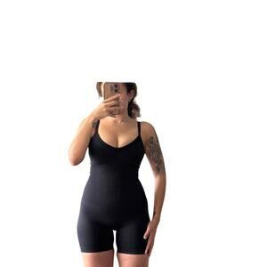 One piece back shapewear body suit!